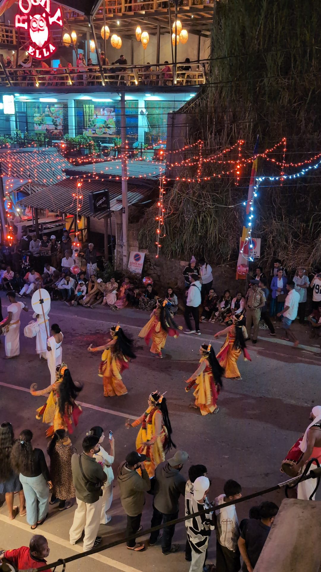 Traditional dancers in the Ella perahera