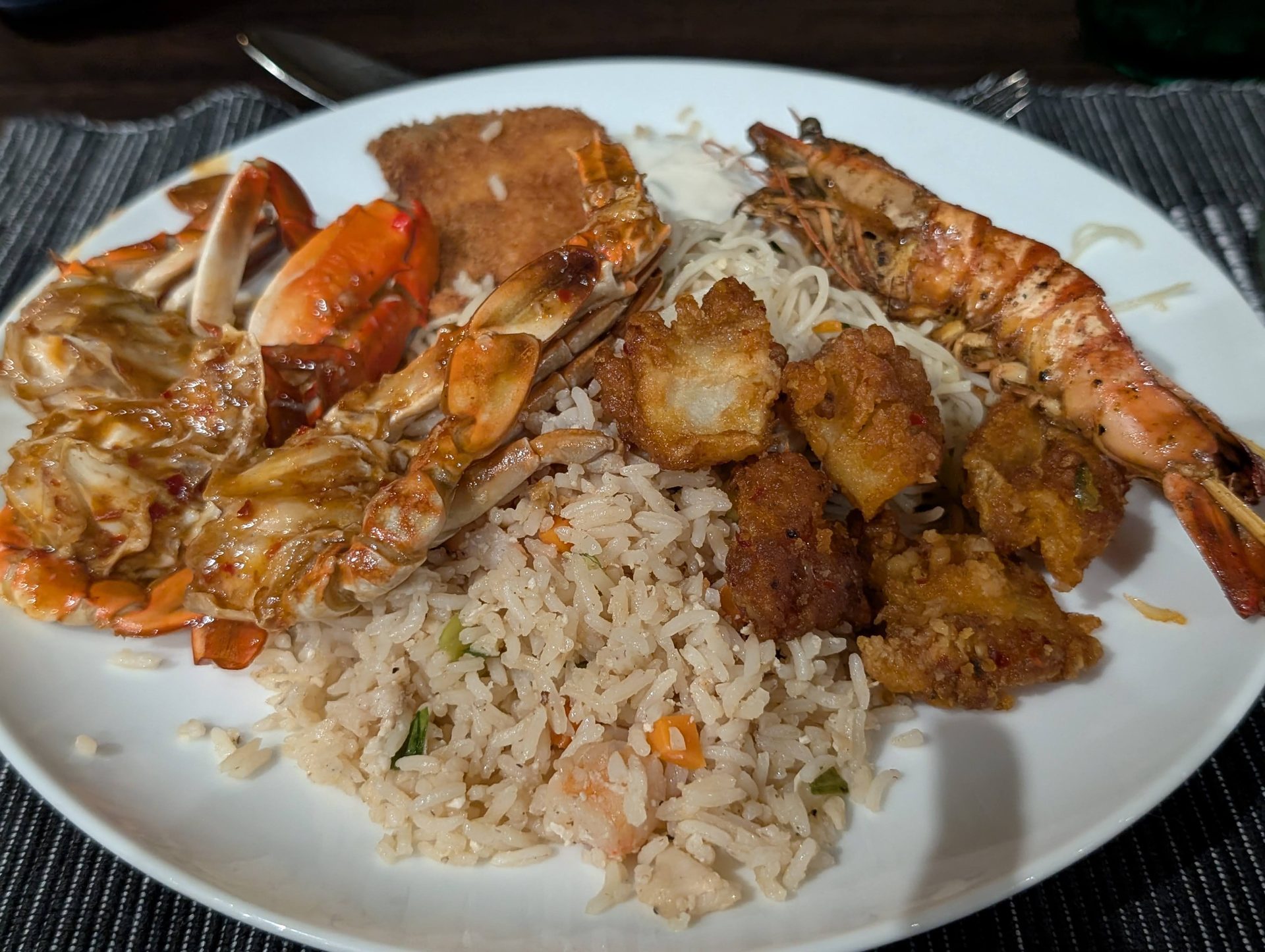 Seafood plate from the Jetwing Lake dinner buffet