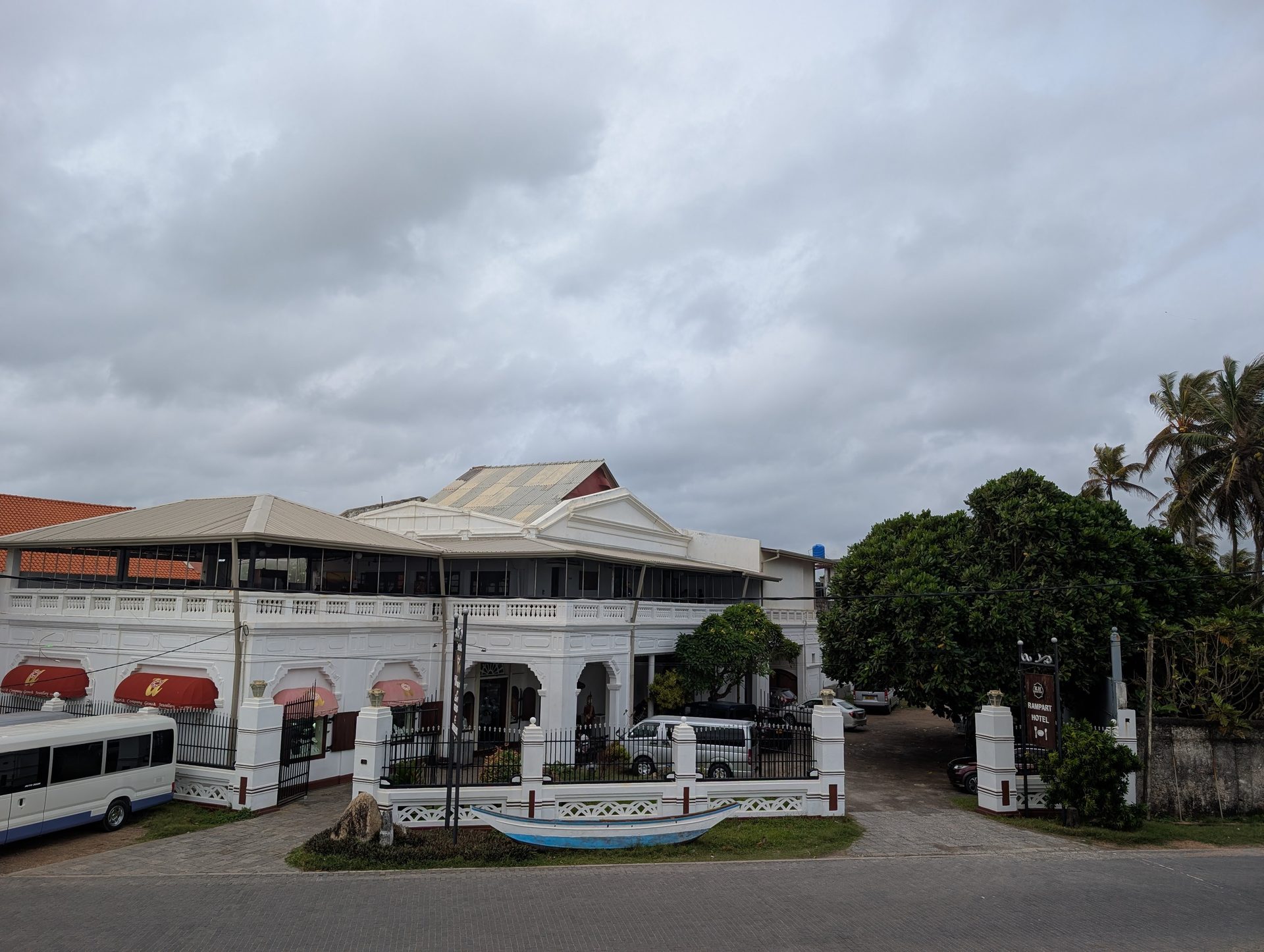 White Rampart Hotel building in Galle