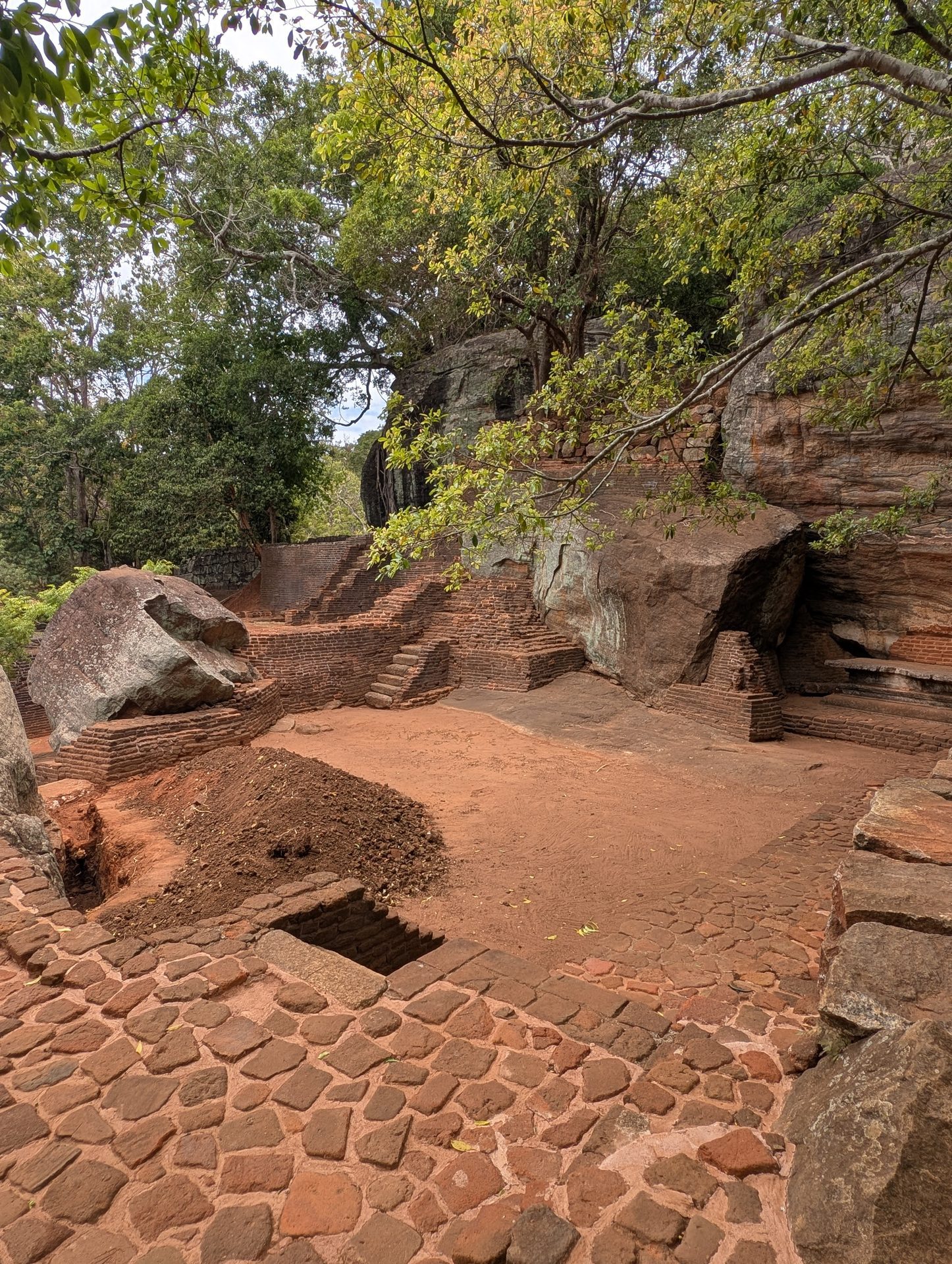 Ruins in the Sigiriya boulder garden