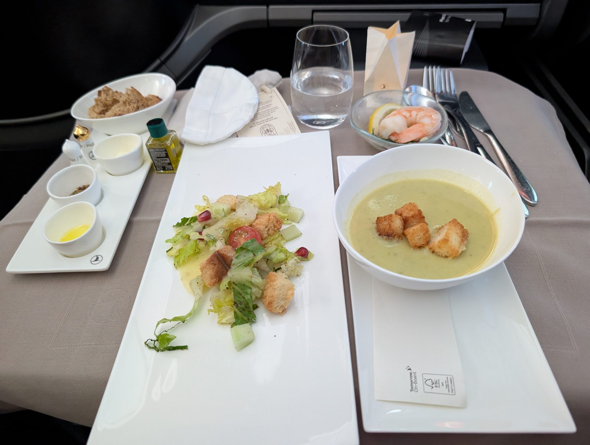 Starter salad and soup in Turkish Airlines business class